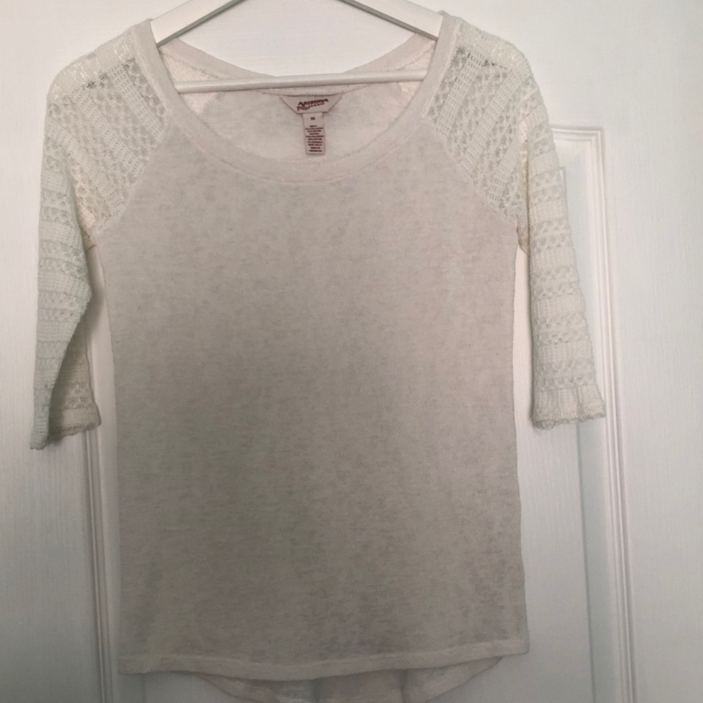 Arizona Jean Company Cream Lace Sleeve Top